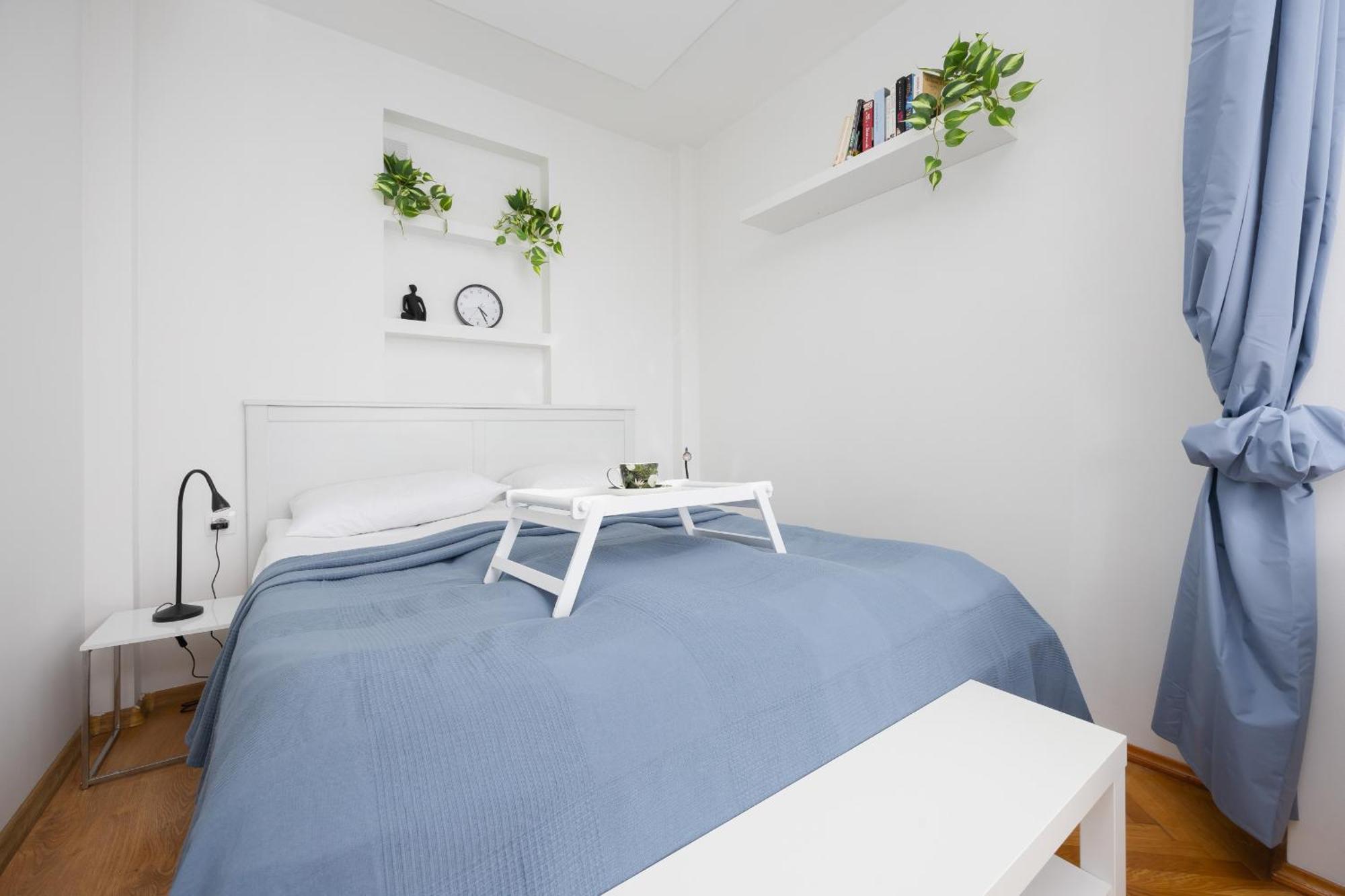 Lägenhet Bright With Air Conditioning Near Ogrod Saski By Renters Warszawa